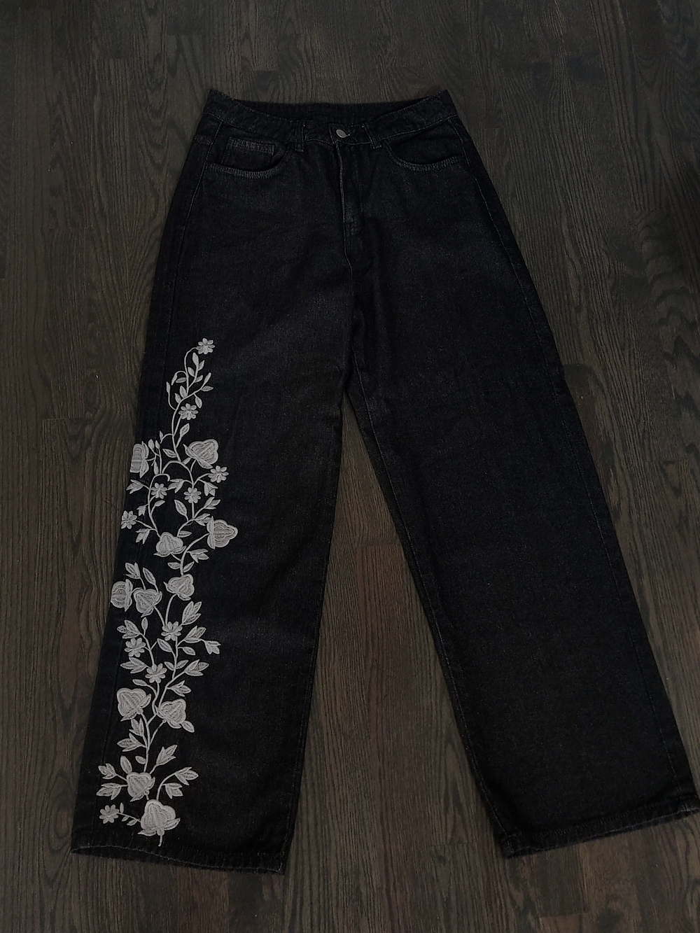 Embroidered Black Wide-Leg Jeans with White Floral Detail